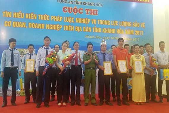 Cuộc thi tìm hiểu kiến thức pháp luật và nghiệp vụ trong lực lượng bảo vệ cơ quan, doanh nghiệp trên địa bàn tỉnh: Công ty Yến sào Khánh Hòa đoạt giải nhất